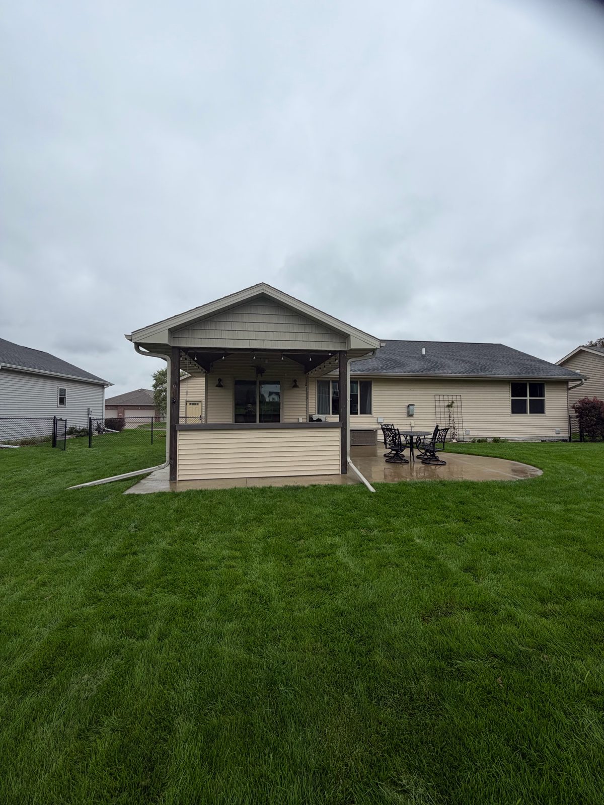 Deck and covered patio, Grimes